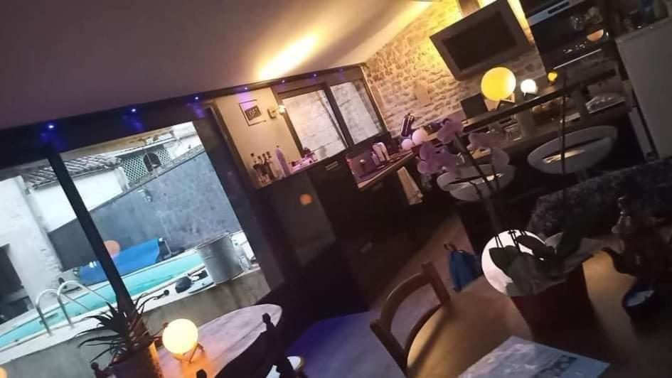 Grande Chambre D'Hote Pour 4 A 5 Personnes Bed & Breakfast Chef-Boutonne ภายนอก รูปภาพ